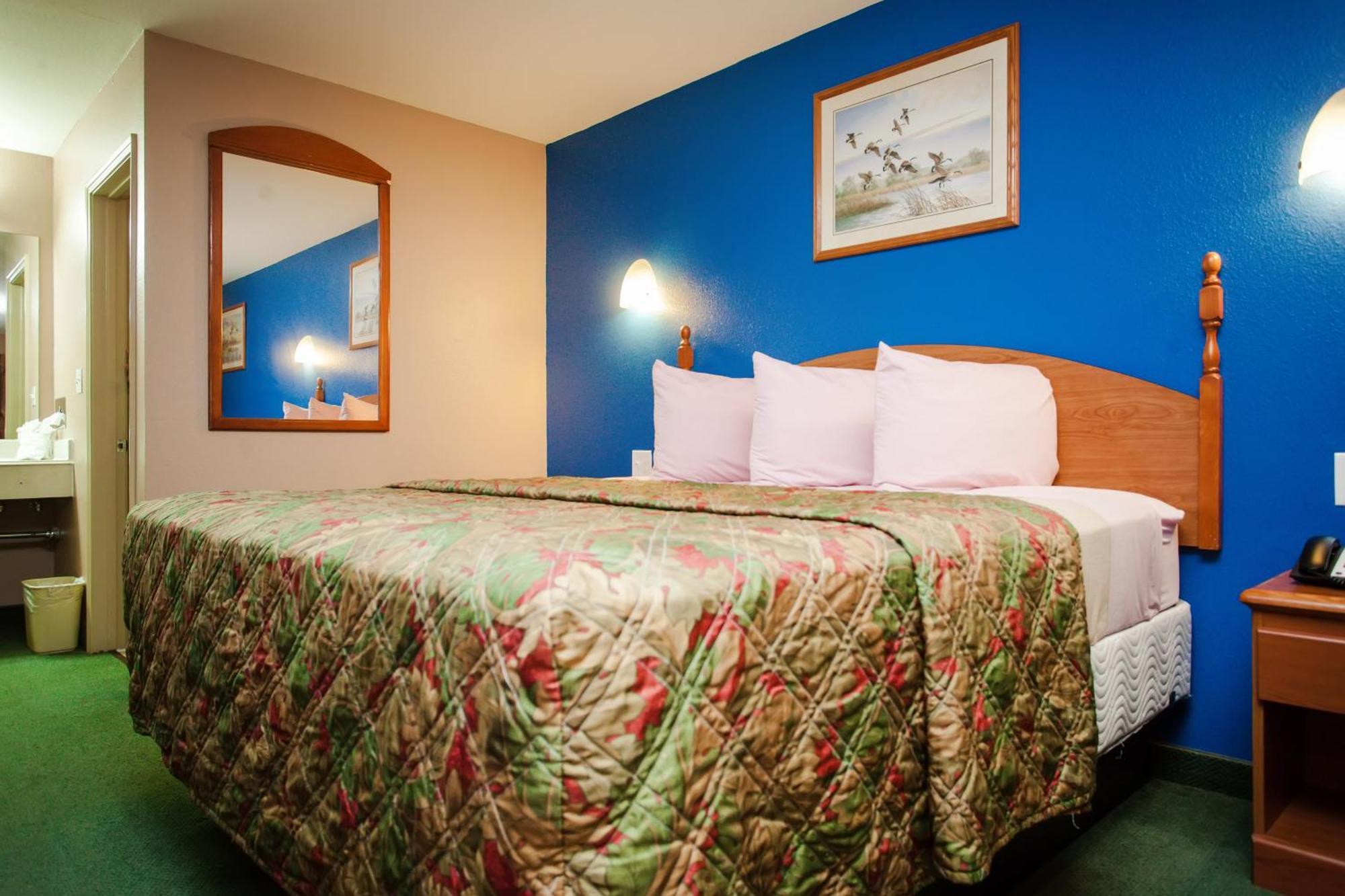 Scottish Inn & Suites Hankamer Zimmer foto